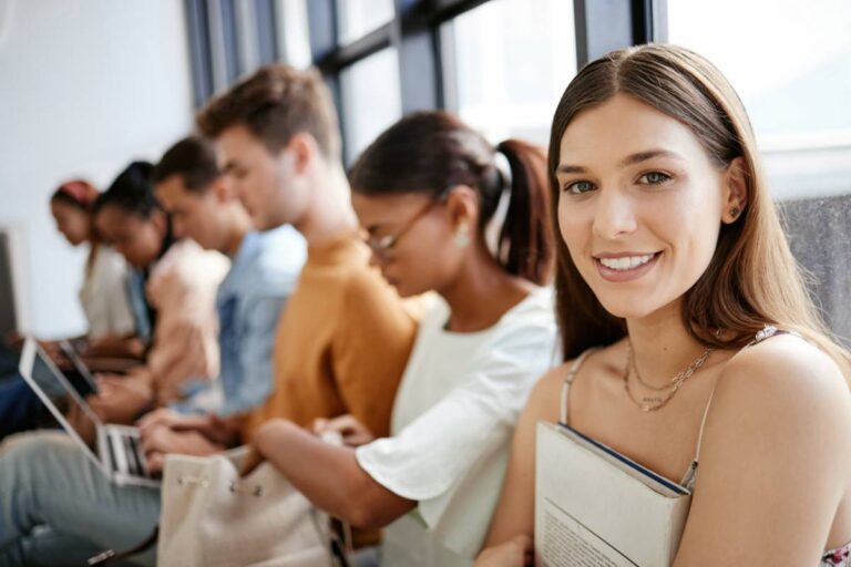 Comment choisir son école de management à Paris après le bac ?